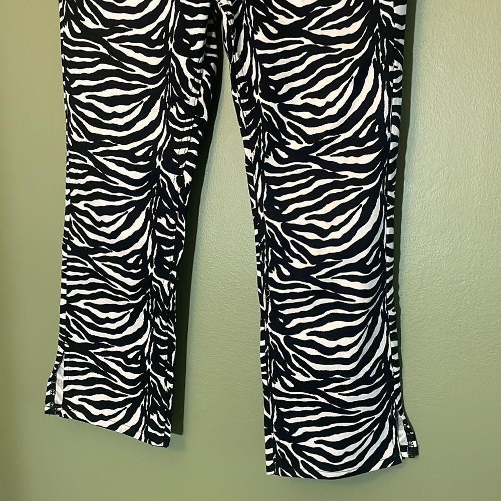 BDG Zebra Print Black White Denim Jeans Side Slit Straight Sz 27 - Picture 6 of 8